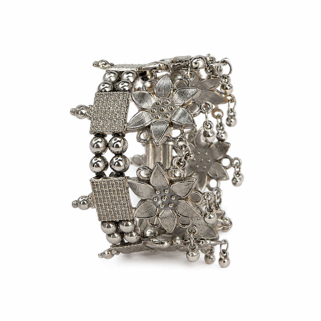 Noor Silver Floral Charm Bangle